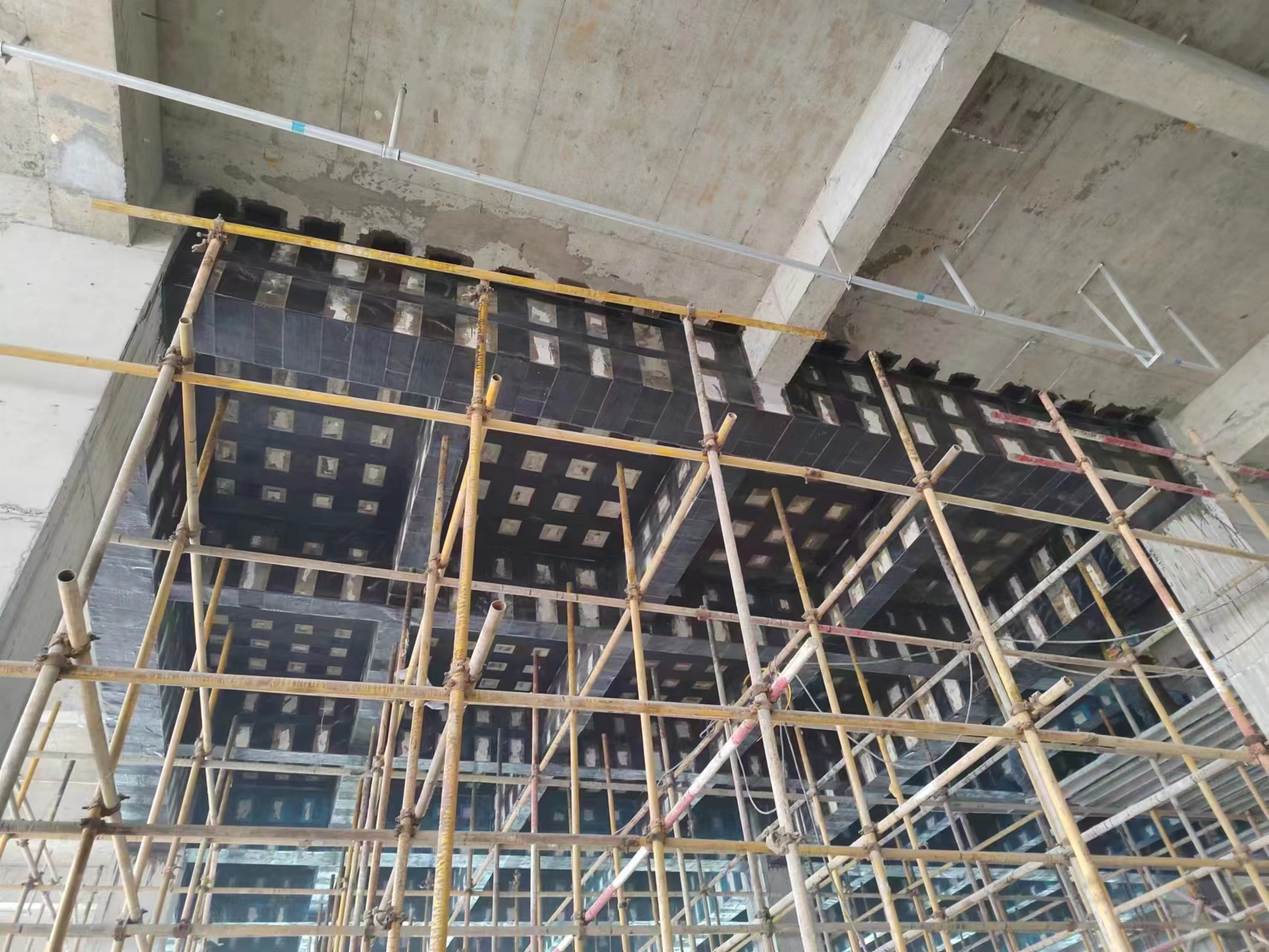鼎城加固公司承接植筋 粘钢 碳纤维等加固工程 资质齐全